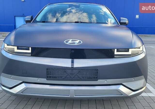 Синий Хендай Ioniq 5, объемом двигателя 0 л и пробегом 33 тыс. км за 31900 $, фото 3 на Automoto.ua