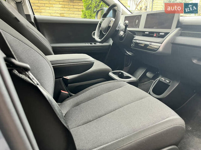 Синий Хендай Ioniq 5, объемом двигателя 0 л и пробегом 24 тыс. км за 28300 $, фото 19 на Automoto.ua
