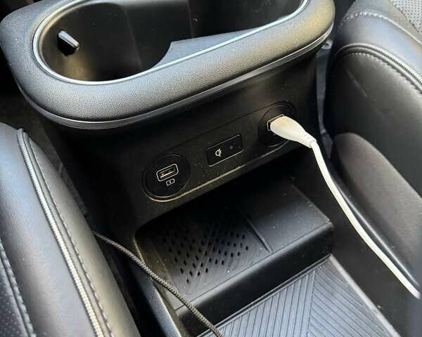 Синий Хендай Ioniq 5, объемом двигателя 0 л и пробегом 99 тыс. км за 25900 $, фото 16 на Automoto.ua