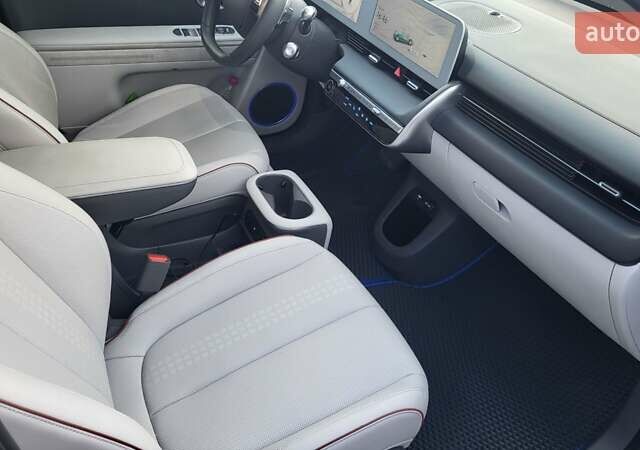 Синий Хендай Ioniq 5, объемом двигателя 0 л и пробегом 33 тыс. км за 31900 $, фото 12 на Automoto.ua