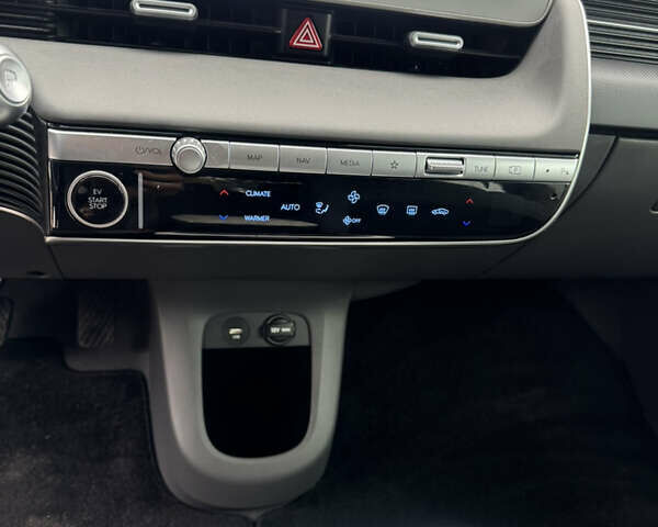 Синий Хендай Ioniq 5, объемом двигателя 0 л и пробегом 43 тыс. км за 24500 $, фото 10 на Automoto.ua
