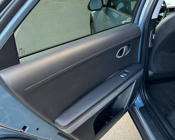 Синий Хендай Ioniq 5, объемом двигателя 0 л и пробегом 99 тыс. км за 25900 $, фото 6 на Automoto.ua