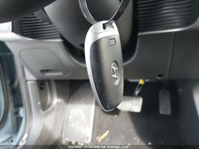 Синий Хендай Ioniq 5, объемом двигателя 0 л и пробегом 6 тыс. км за 13300 $, фото 8 на Automoto.ua