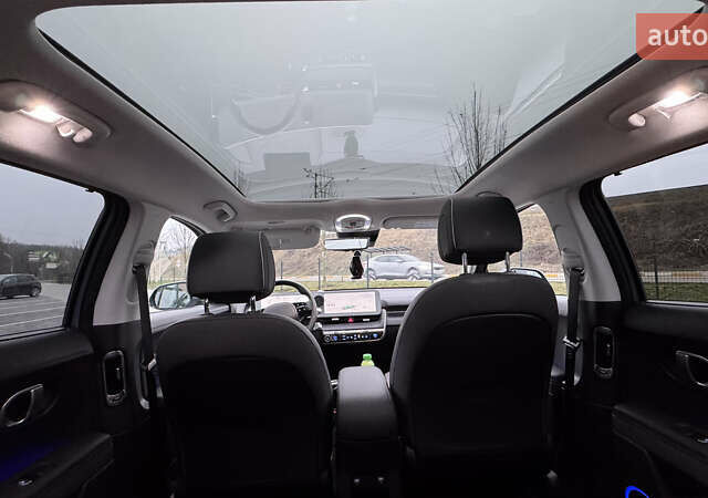 Синий Хендай Ioniq 5, объемом двигателя 0 л и пробегом 14 тыс. км за 33490 $, фото 10 на Automoto.ua