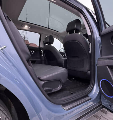 Синий Хендай Ioniq 5, объемом двигателя 0 л и пробегом 14 тыс. км за 33490 $, фото 8 на Automoto.ua