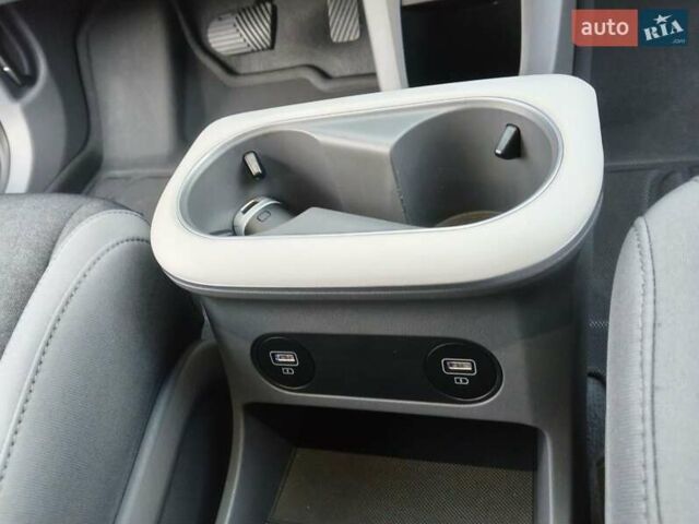 Синий Хендай Ioniq 5, объемом двигателя 0 л и пробегом 9 тыс. км за 25700 $, фото 39 на Automoto.ua