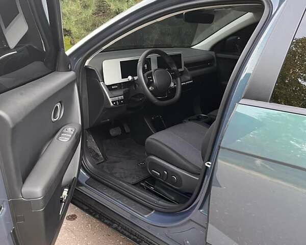 Синий Хендай Ioniq 5, объемом двигателя 0 л и пробегом 8 тыс. км за 29000 $, фото 44 на Automoto.ua
