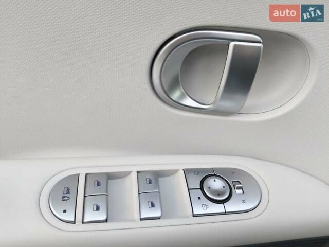 Синий Хендай Ioniq 5, объемом двигателя 0 л и пробегом 9 тыс. км за 25700 $, фото 23 на Automoto.ua