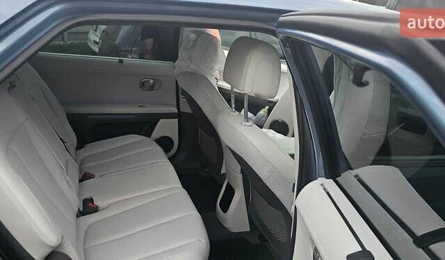 Синий Хендай Ioniq 5, объемом двигателя 0 л и пробегом 7 тыс. км за 36500 $, фото 3 на Automoto.ua