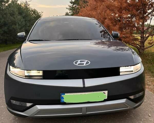 Синий Хендай Ioniq 5, объемом двигателя 0 л и пробегом 8 тыс. км за 29000 $, фото 4 на Automoto.ua