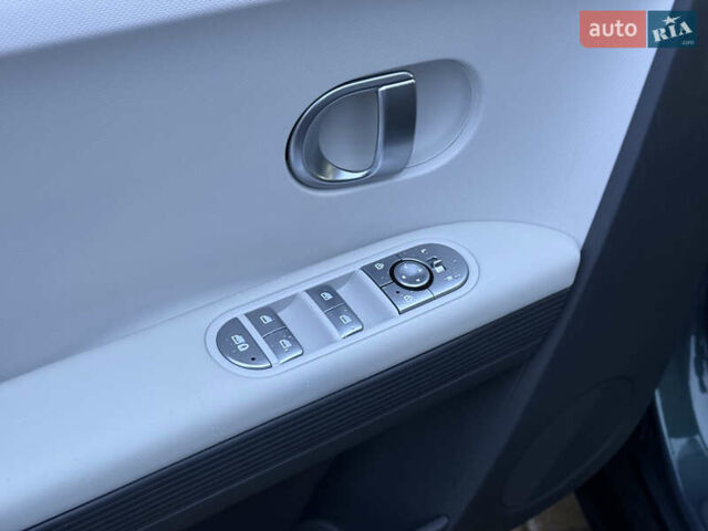 Синій Хендай Ioniq 5, об'ємом двигуна 0 л та пробігом 13 тис. км за 28500 $, фото 40 на Automoto.ua