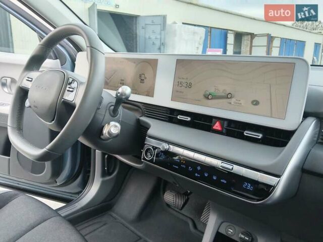 Синий Хендай Ioniq 5, объемом двигателя 0 л и пробегом 9 тыс. км за 25700 $, фото 40 на Automoto.ua