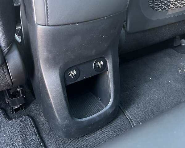 Зеленый Хендай Ioniq 5, объемом двигателя 0 л и пробегом 60 тыс. км за 30000 $, фото 18 на Automoto.ua