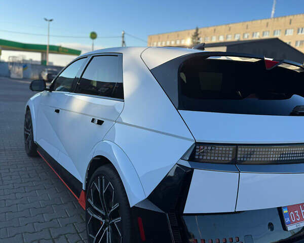 Белый Хендай Ioniq 5 N, объемом двигателя 0 л и пробегом 15 тыс. км за 43999 $, фото 7 на Automoto.ua