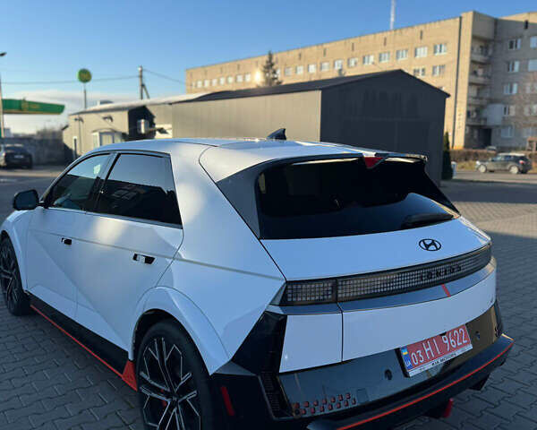 Белый Хендай Ioniq 5 N, объемом двигателя 0 л и пробегом 15 тыс. км за 43999 $, фото 6 на Automoto.ua