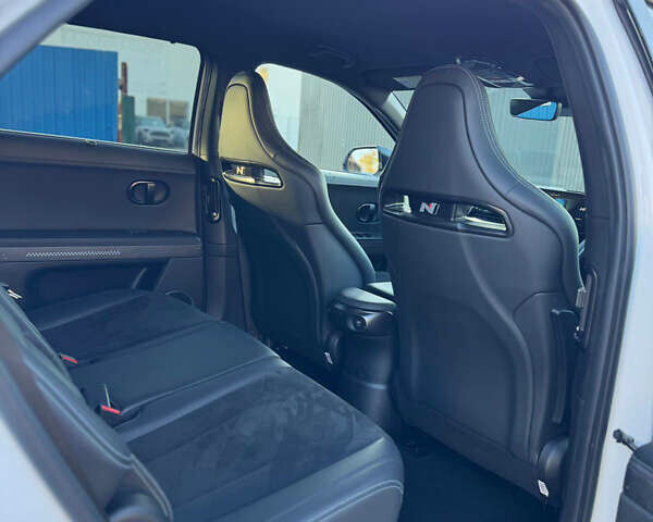 Белый Хендай Ioniq 5 N, объемом двигателя 0 л и пробегом 15 тыс. км за 43999 $, фото 16 на Automoto.ua