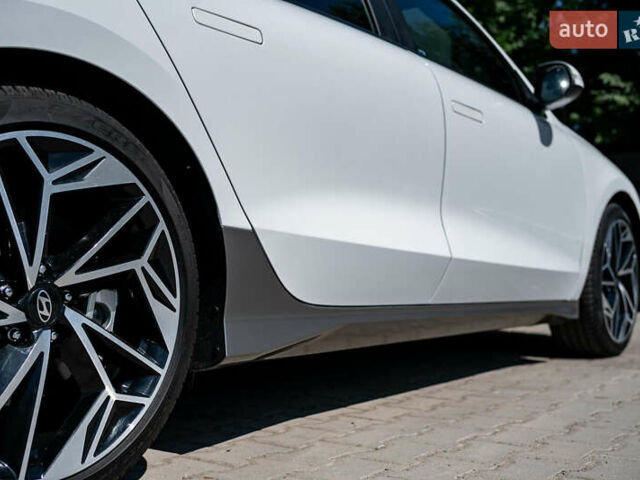 Белый Хендай IONIQ 6, объемом двигателя 0 л и пробегом 4 тыс. км за 25950 $, фото 18 на Automoto.ua