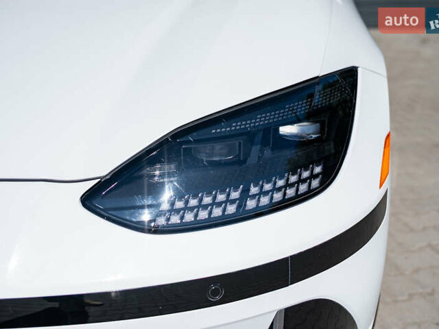 Белый Хендай IONIQ 6, объемом двигателя 0 л и пробегом 4 тыс. км за 27900 $, фото 24 на Automoto.ua