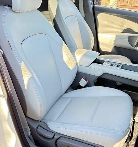 Білий Хендай IONIQ 6, об'ємом двигуна 0 л та пробігом 63 тис. км за 26900 $, фото 36 на Automoto.ua