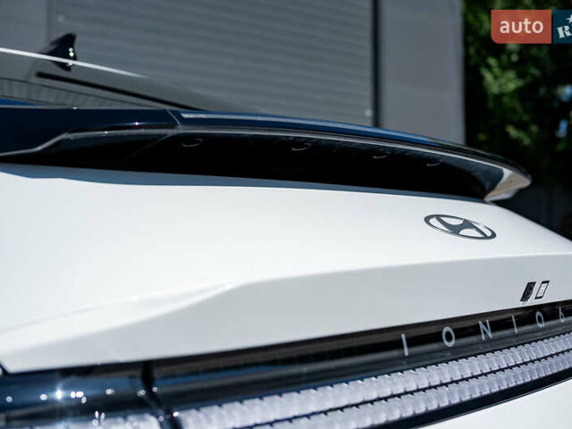 Белый Хендай IONIQ 6, объемом двигателя 0 л и пробегом 4 тыс. км за 25950 $, фото 13 на Automoto.ua