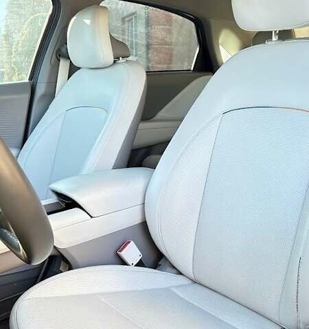 Білий Хендай IONIQ 6, об'ємом двигуна 0 л та пробігом 63 тис. км за 26900 $, фото 32 на Automoto.ua
