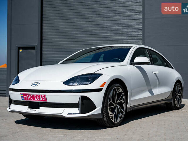 Белый Хендай IONIQ 6, объемом двигателя 0 л и пробегом 4 тыс. км за 25950 $, фото 3 на Automoto.ua