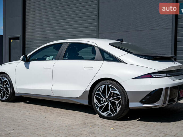 Белый Хендай IONIQ 6, объемом двигателя 0 л и пробегом 4 тыс. км за 25950 $, фото 10 на Automoto.ua