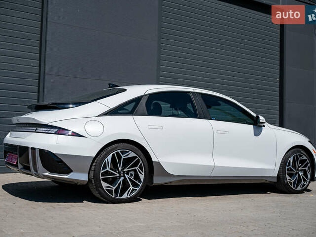 Белый Хендай IONIQ 6, объемом двигателя 0 л и пробегом 4 тыс. км за 25950 $, фото 16 на Automoto.ua