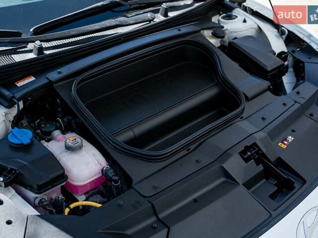 Белый Хендай IONIQ 6, объемом двигателя 0 л и пробегом 4 тыс. км за 25950 $, фото 28 на Automoto.ua