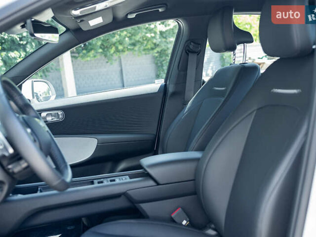 Белый Хендай IONIQ 6, объемом двигателя 0 л и пробегом 4 тыс. км за 27900 $, фото 38 на Automoto.ua