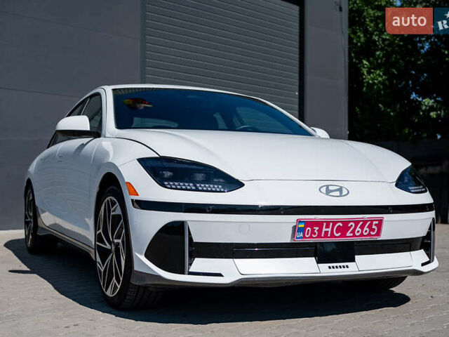 Белый Хендай IONIQ 6, объемом двигателя 0 л и пробегом 4 тыс. км за 27900 $, фото 71 на Automoto.ua