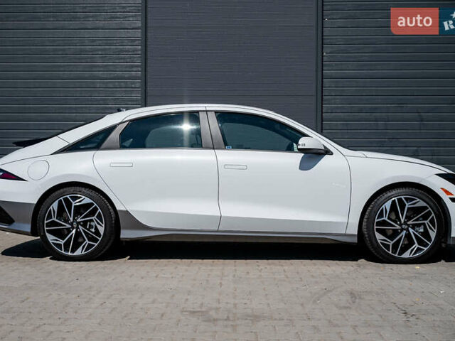 Белый Хендай IONIQ 6, объемом двигателя 0 л и пробегом 4 тыс. км за 25950 $, фото 19 на Automoto.ua