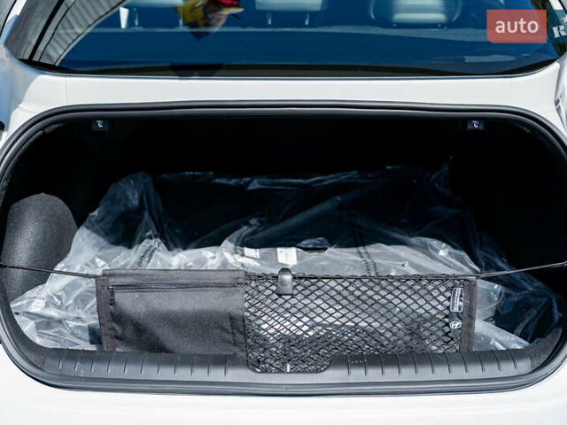 Белый Хендай IONIQ 6, объемом двигателя 0 л и пробегом 4 тыс. км за 25950 $, фото 66 на Automoto.ua