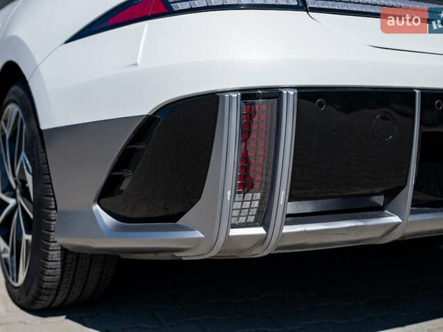 Белый Хендай IONIQ 6, объемом двигателя 0 л и пробегом 4 тыс. км за 25950 $, фото 14 на Automoto.ua