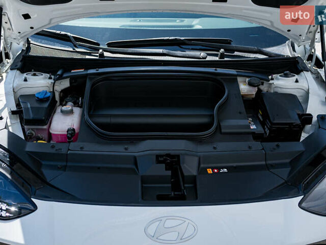 Белый Хендай IONIQ 6, объемом двигателя 0 л и пробегом 4 тыс. км за 25950 $, фото 27 на Automoto.ua
