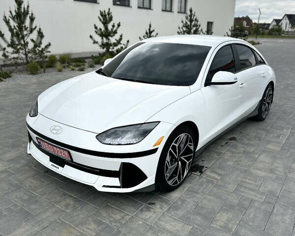 Белый Хендай IONIQ 6, объемом двигателя 0 л и пробегом 10 тыс. км за 25500 $, фото 26 на Automoto.ua