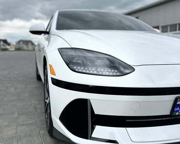 Белый Хендай IONIQ 6, объемом двигателя 0 л и пробегом 10 тыс. км за 25500 $, фото 27 на Automoto.ua