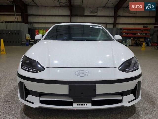 Белый Хендай IONIQ 6, объемом двигателя 0 л и пробегом 10 тыс. км за 11200 $, фото 4 на Automoto.ua