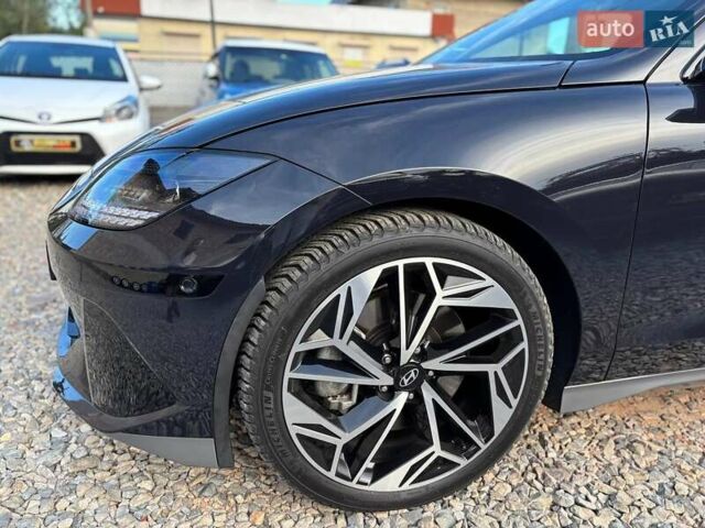 Черный Хендай IONIQ 6, объемом двигателя 0 л и пробегом 14 тыс. км за 34999 $, фото 2 на Automoto.ua