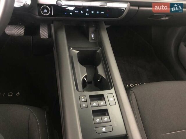 Чорний Хендай IONIQ 6, об'ємом двигуна 0 л та пробігом 4 тис. км за 27500 $, фото 11 на Automoto.ua