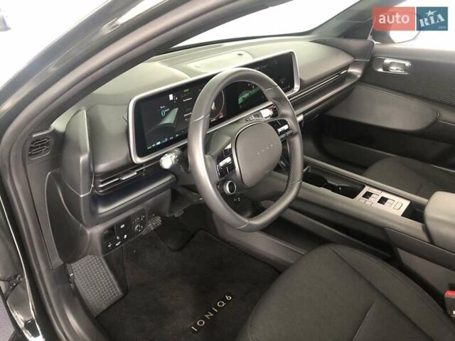Чорний Хендай IONIQ 6, об'ємом двигуна 0 л та пробігом 4 тис. км за 27500 $, фото 10 на Automoto.ua