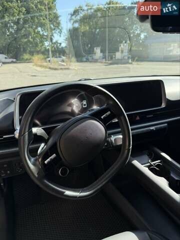 Черный Хендай IONIQ 6, объемом двигателя 0 л и пробегом 55 тыс. км за 24400 $, фото 12 на Automoto.ua