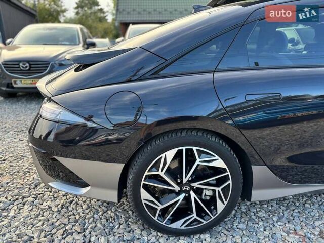 Черный Хендай IONIQ 6, объемом двигателя 0 л и пробегом 14 тыс. км за 34999 $, фото 12 на Automoto.ua