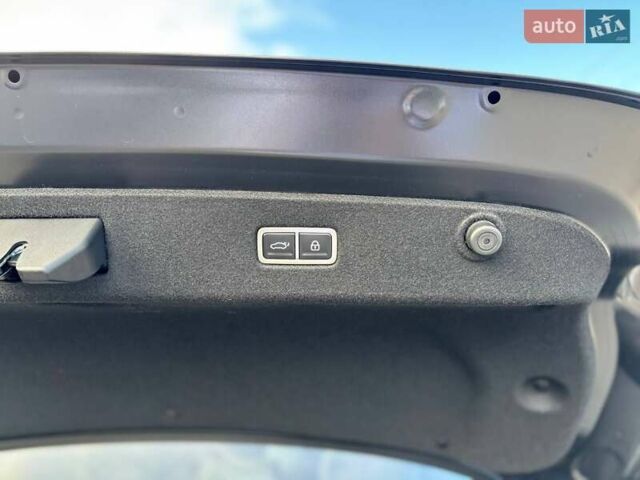 Черный Хендай IONIQ 6, объемом двигателя 0 л и пробегом 14 тыс. км за 34999 $, фото 43 на Automoto.ua