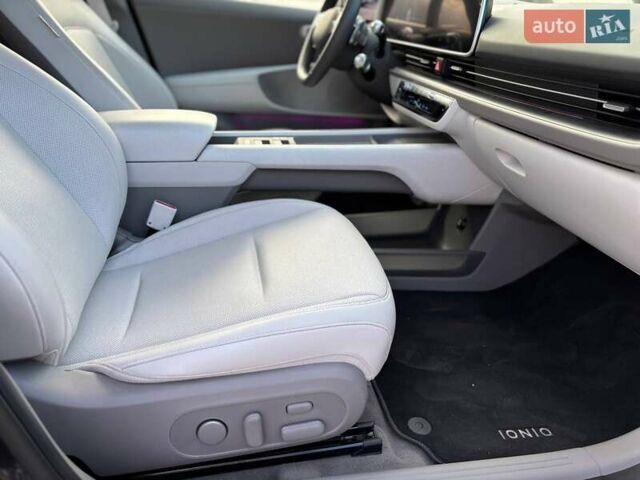 Черный Хендай IONIQ 6, объемом двигателя 0 л и пробегом 14 тыс. км за 34999 $, фото 45 на Automoto.ua