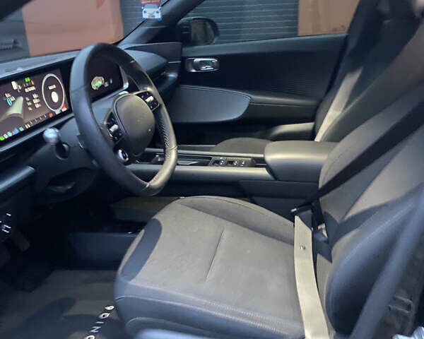 Черный Хендай IONIQ 6, объемом двигателя 0 л и пробегом 22 тыс. км за 27000 $, фото 9 на Automoto.ua