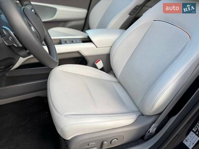 Черный Хендай IONIQ 6, объемом двигателя 0 л и пробегом 14 тыс. км за 34999 $, фото 20 на Automoto.ua