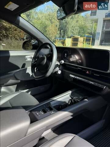 Черный Хендай IONIQ 6, объемом двигателя 0 л и пробегом 55 тыс. км за 24400 $, фото 13 на Automoto.ua