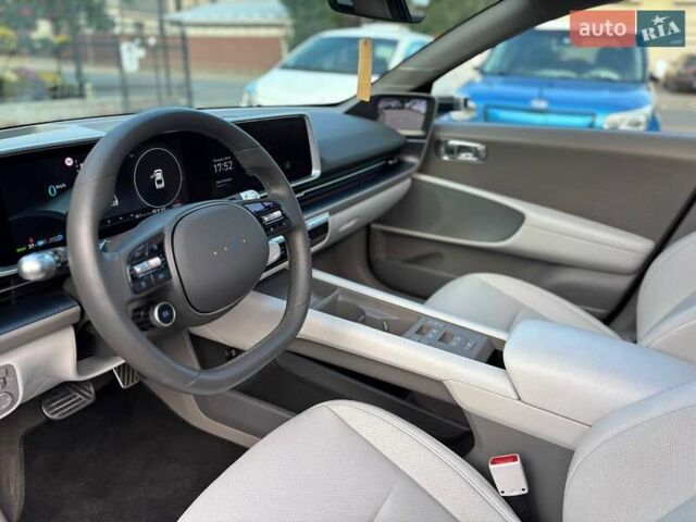 Черный Хендай IONIQ 6, объемом двигателя 0 л и пробегом 14 тыс. км за 34999 $, фото 18 на Automoto.ua