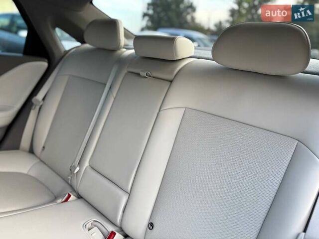 Черный Хендай IONIQ 6, объемом двигателя 0 л и пробегом 14 тыс. км за 34999 $, фото 31 на Automoto.ua